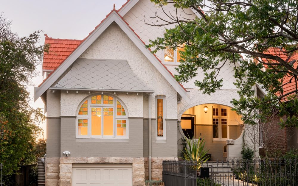 This project sympathetically merges the historic character of this local heritage item with the contemporary lifestyle choices of its residents