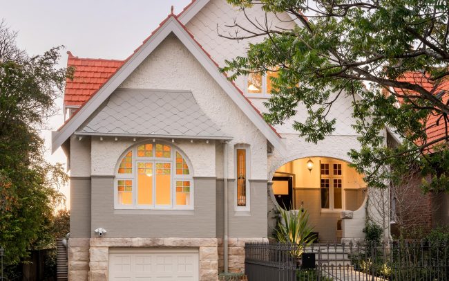 This project sympathetically merges the historic character of this local heritage item with the contemporary lifestyle choices of its residents